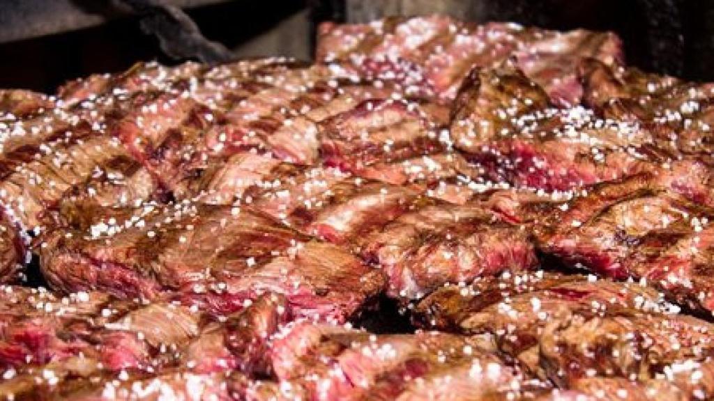 Carne a la brasa del asador La Marca