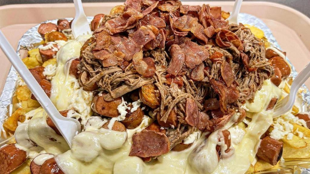 Salchipapa del local El Parcero