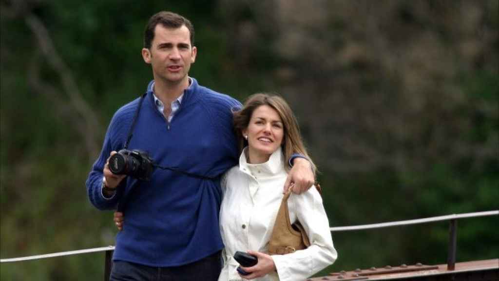 Felipe VI y Letizia durante su paso por Cuenca en su luna de miel en 2004.