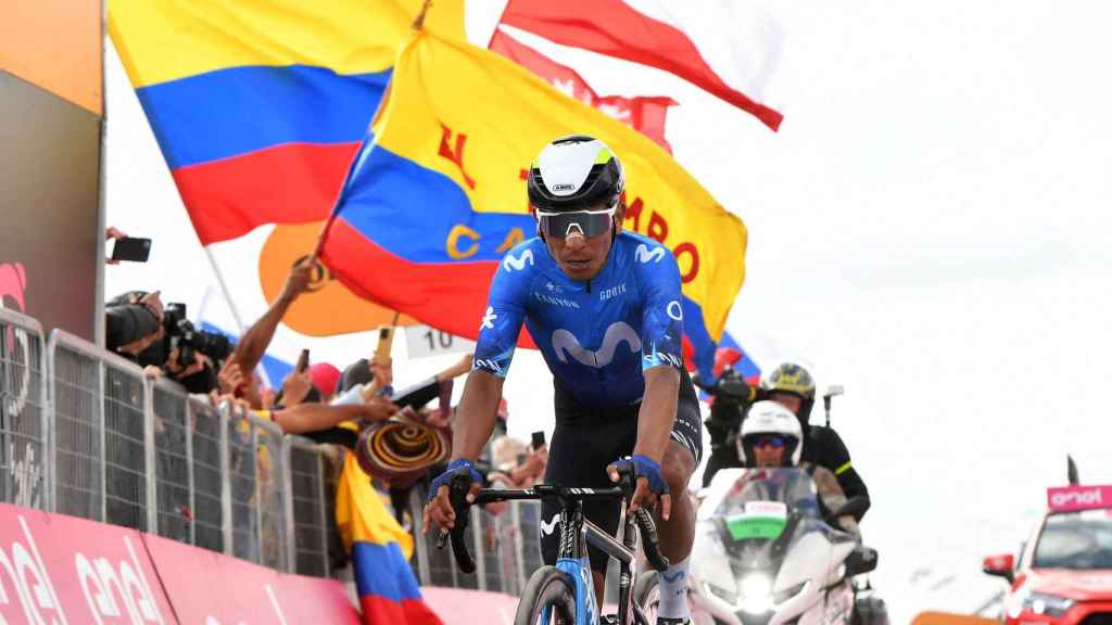 Nairo Quintana entra en la meta.