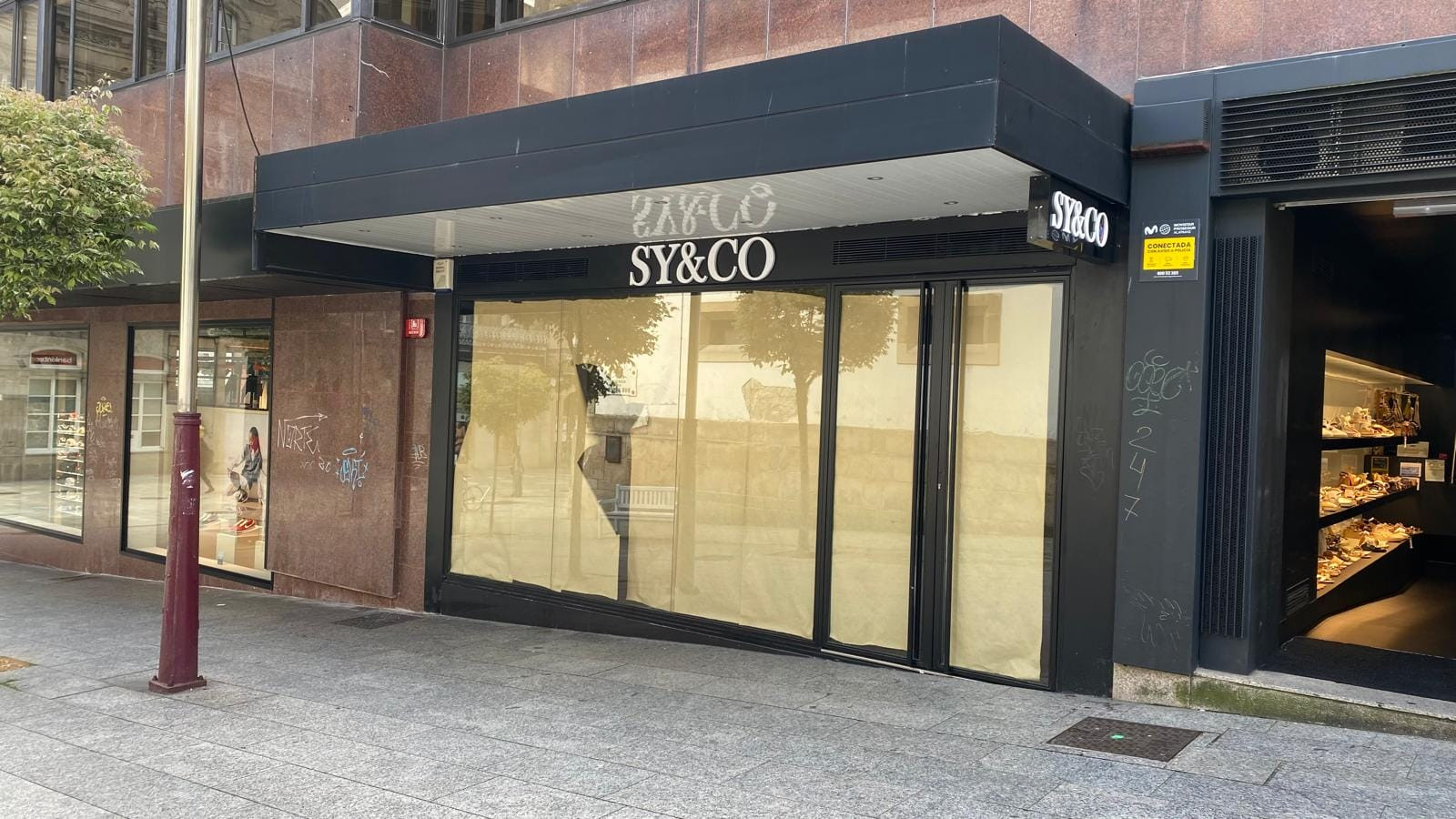 Local vacío en Ronda de Don Bosco. Foto: Treintayseis