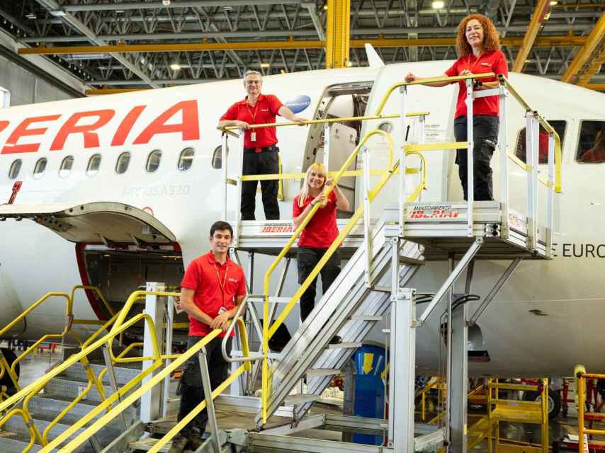 Pedro Lorenzo, Susana Fuentes (detrás), Pablo Escaso y Alicia Zorrilla (delante) son TMA de Iberia.