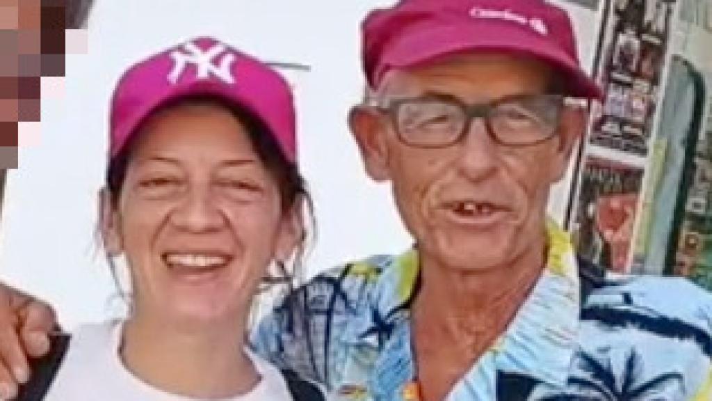 Ester, en el centro de la imagen, junto a Dinamita Montilla a la derecha.