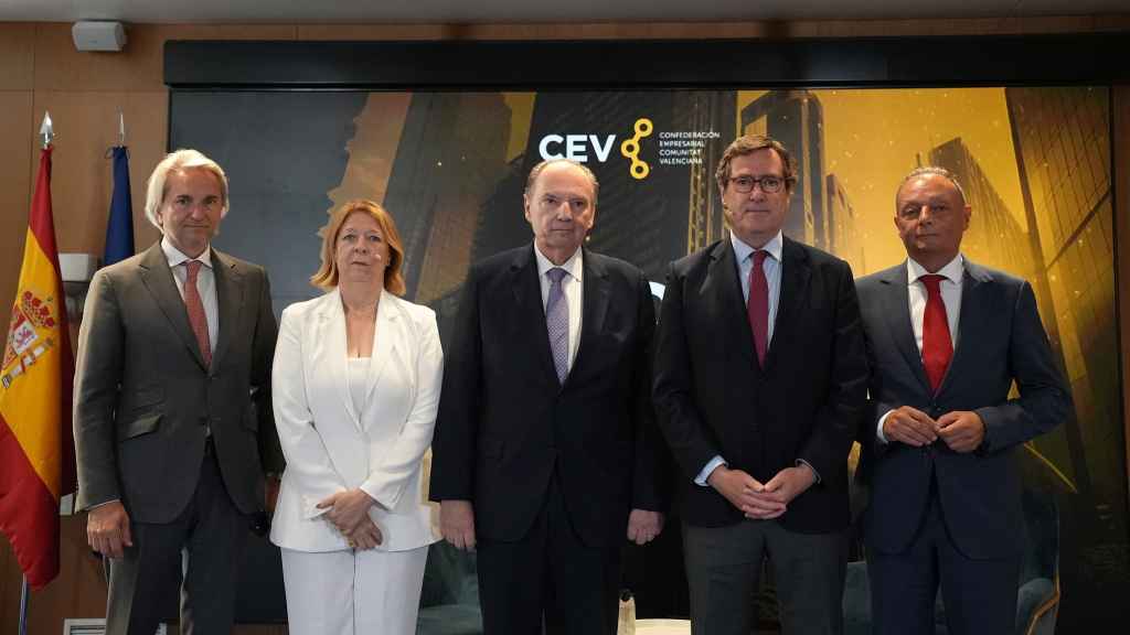 Manuel Broseta, Agnés Noguera, José Vicente Morata, Antonio Garamendi y Salvador Navarro. EE