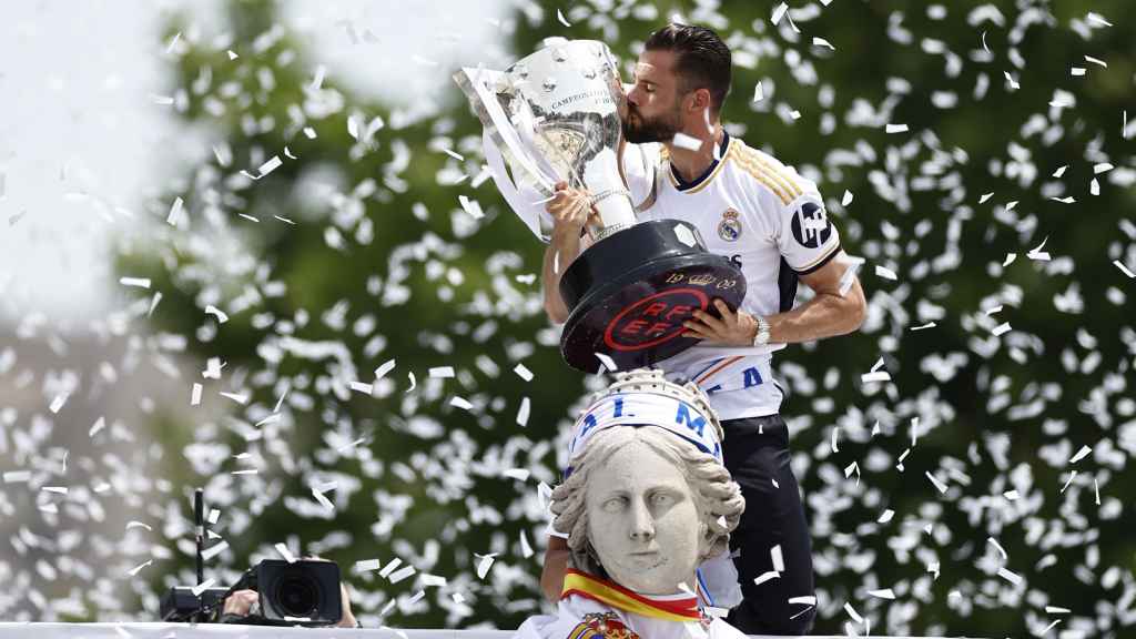 Nacho Fernández ofrece el título de la 36ª Liga a la diosa Cibeles