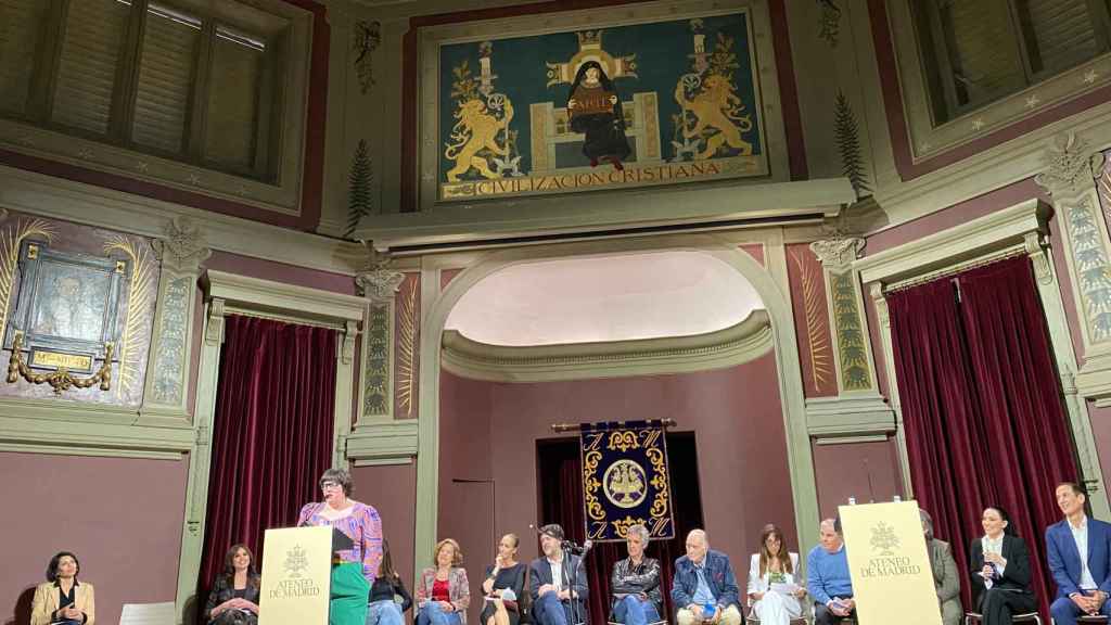 Alba Carballal, guionista y escritora.