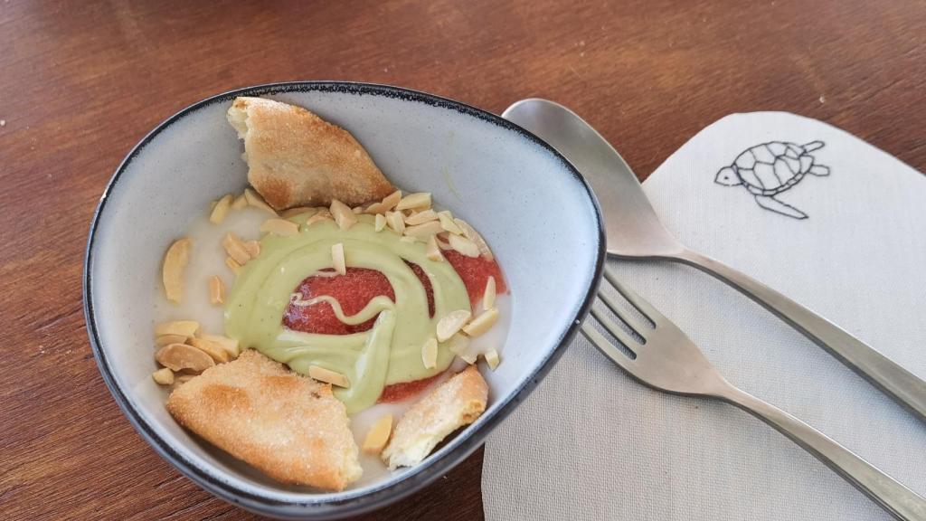 El fin de la carta en El Gato Blanco con un postre excepcional de tres cremas.