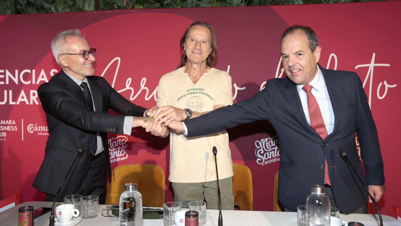 Kitín MUñoz, junto a Jesús Navarro y Carlos Baño en Alicante.