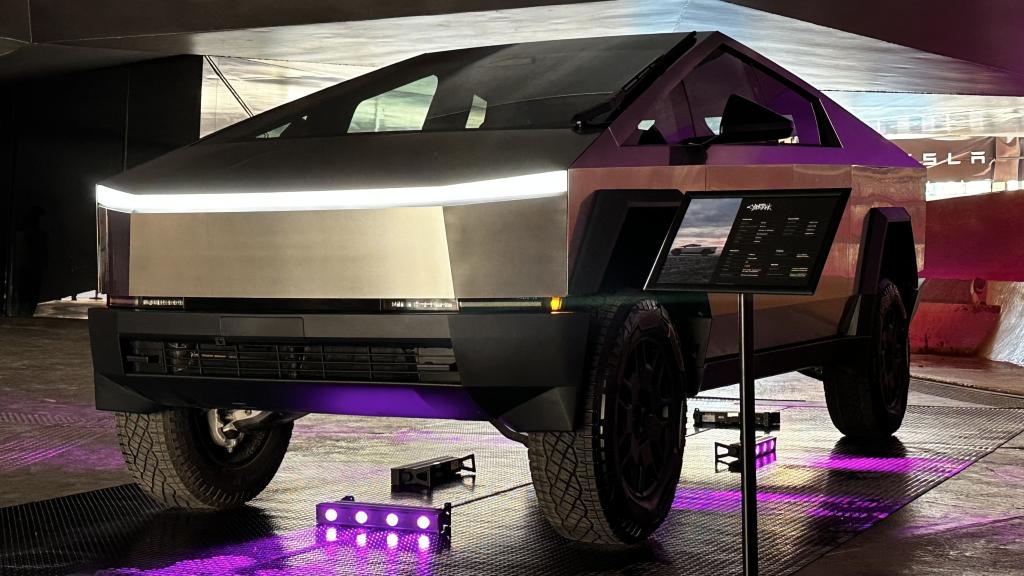 Tesla Cybertruck.