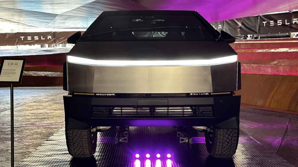 Tesla Cybertruck.
