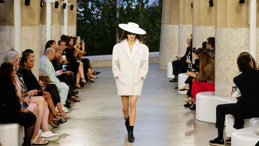 Detalle del desfile Crucero 2025 de Louis Vuitton.