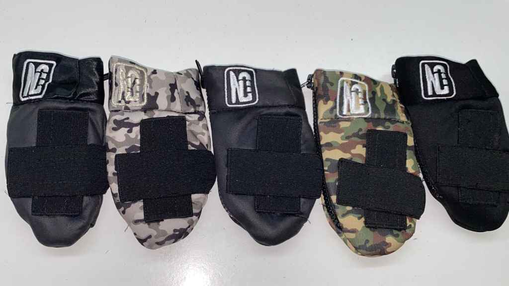 Algunos guantes que usa Francis De la Calle.