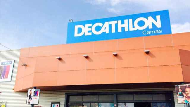 Puerta de entrada Decathlon.