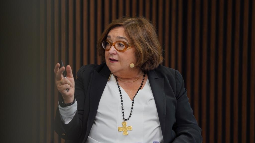 Marina Serrano, presidenta de AELEC, en un foro de El Observatorio de Energía de El Español