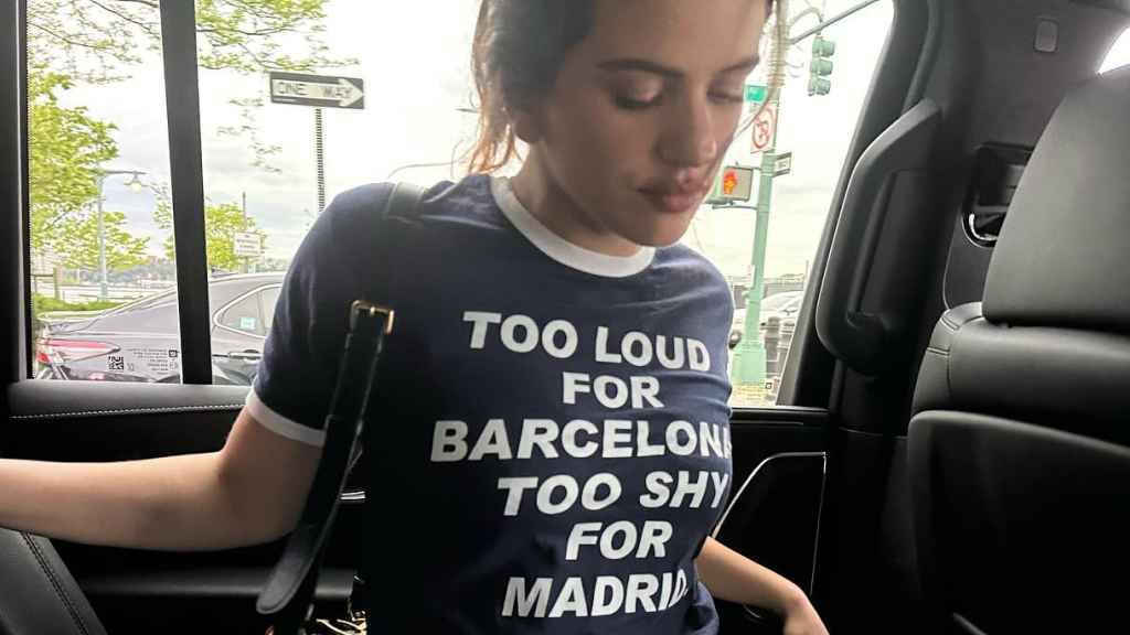 Rosalía con su camiseta viral.