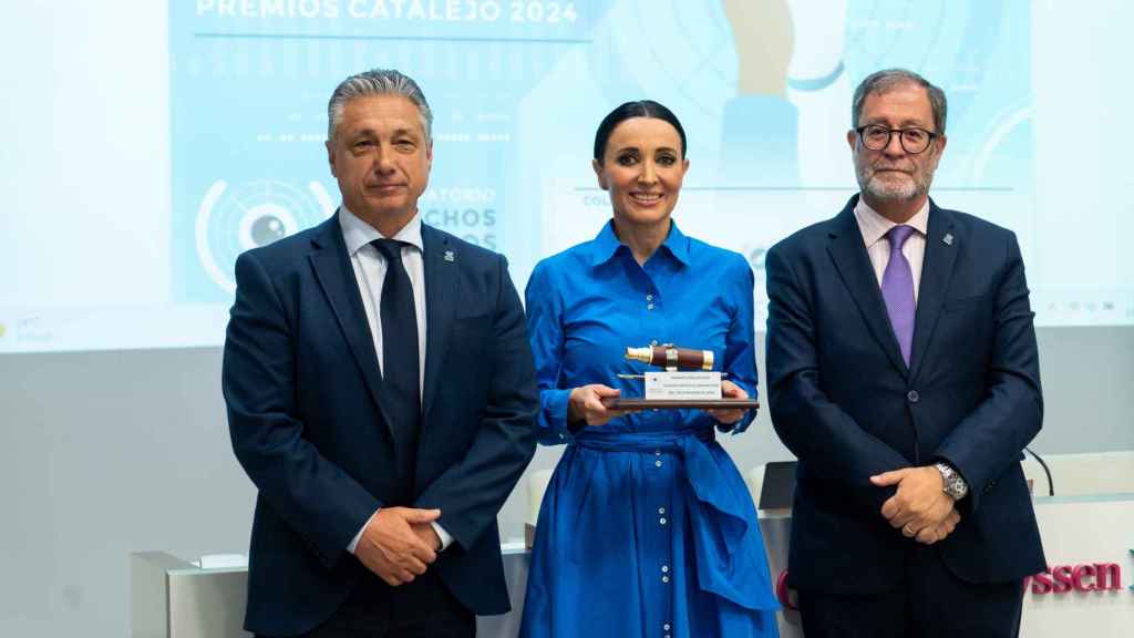 Cruz Sánchez de Lara, en el momento de recibir el Premio Catalejo en la categoría de Medios de Comunicación.