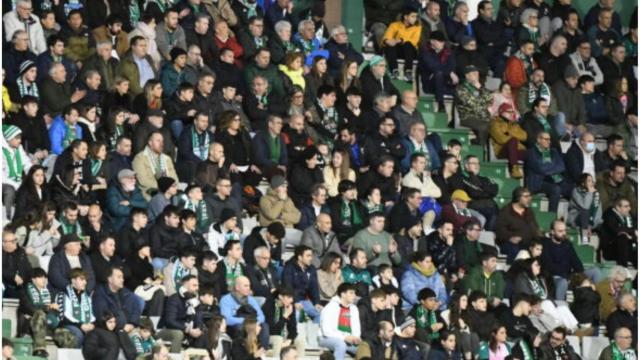 Pista hinchable y ‘chutómetro’ para animar al Racing de Ferrol en la previa de este domingo