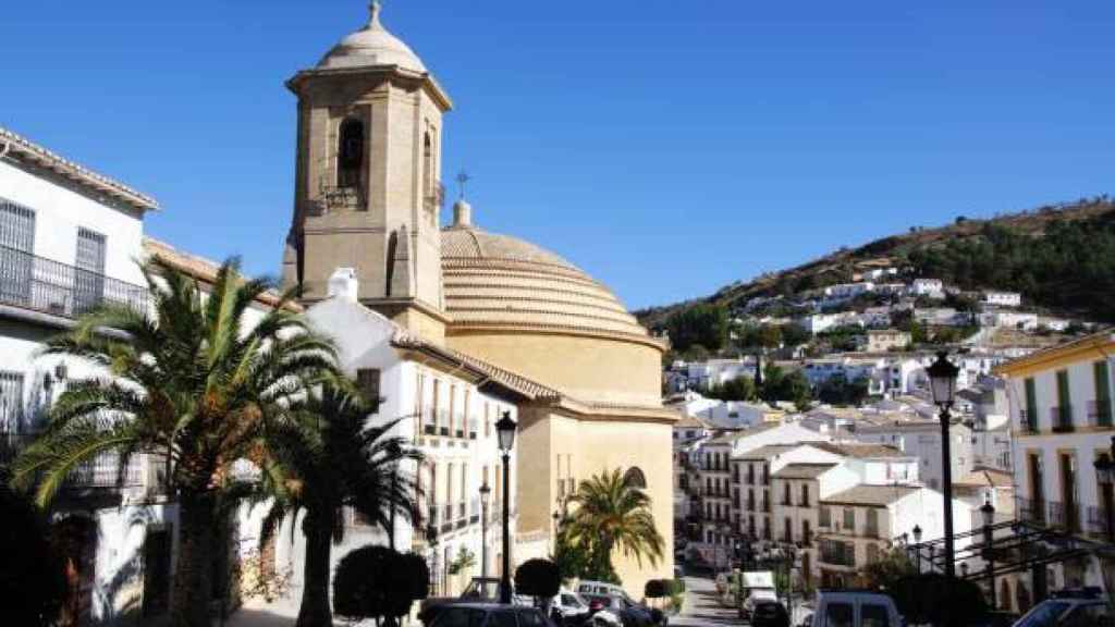 Vista de una de las calles de Montefrío, en Granada.