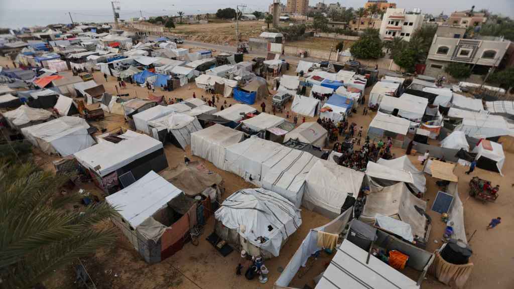 Tiendas de campaña instaladas para los palestinos desplazados en Deir Al-Balah, en el centro de Gaza.