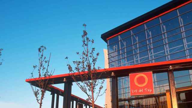 Una de las entradas al centro comercial Luz del Tajo.