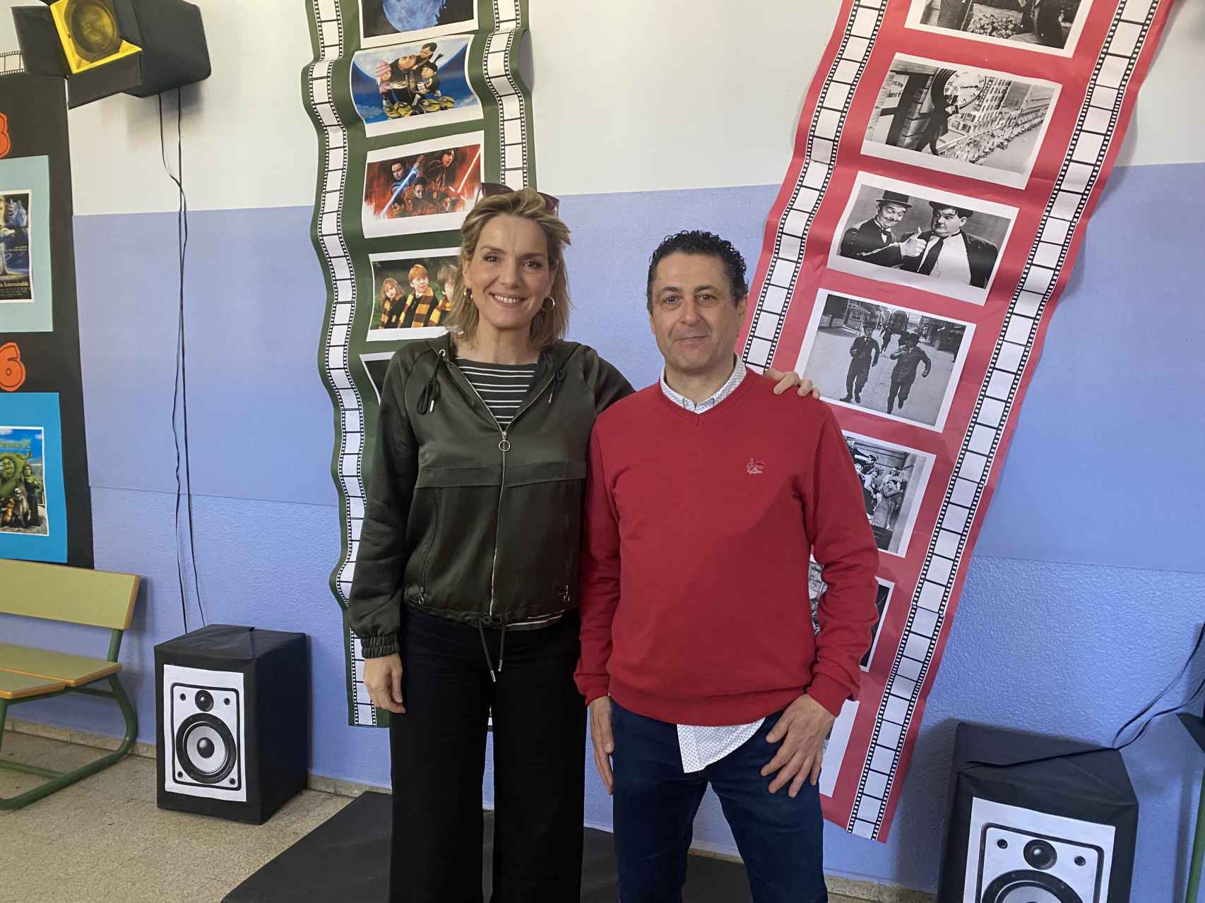 La actriz Eva Martín con el director del CEIP Ponce de León, Gregorio Pérez