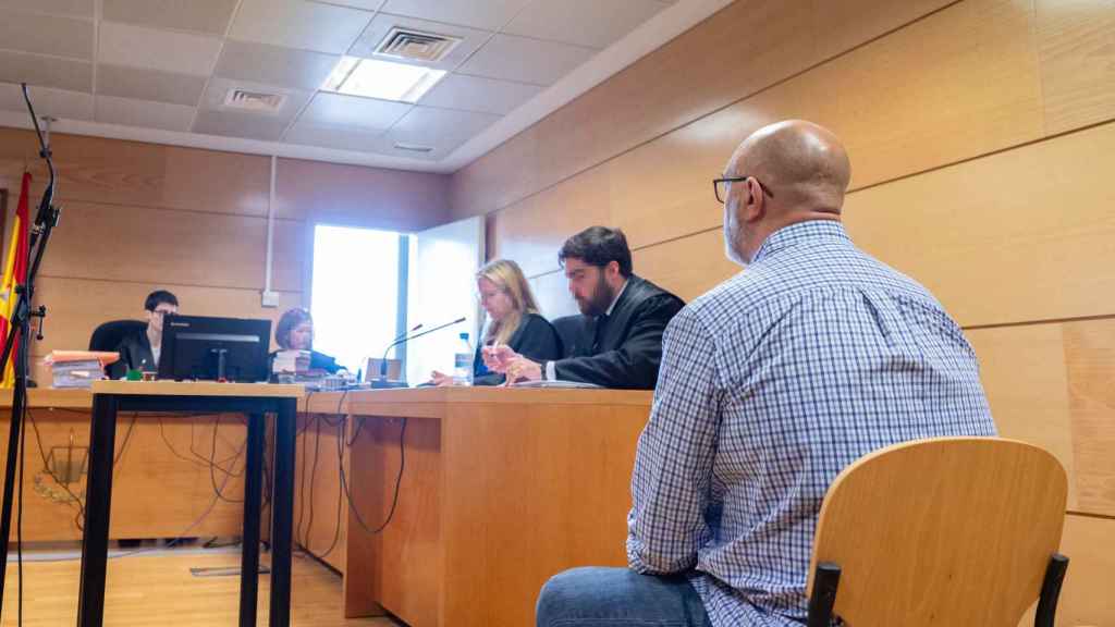 El acusado, en el banquillo.