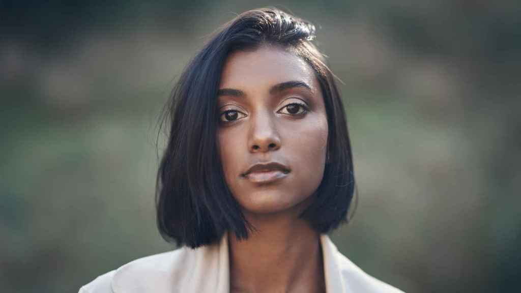 Mujer con corte de pelo 'bob carré'.