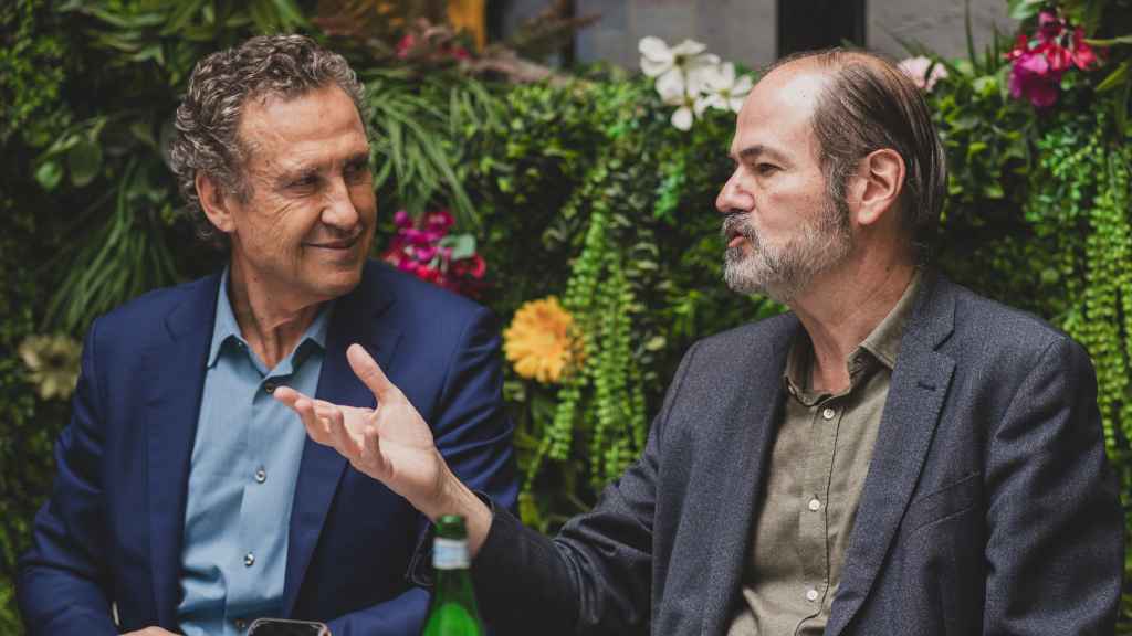 Jorge Valdano y Juan Villoro en el Only You Hotel Boutique de Madrid