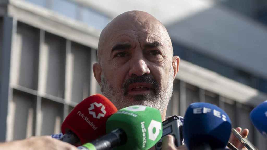 El acusado, Miguel Frontera, minutos antes del juicio en su contra, este lunes.