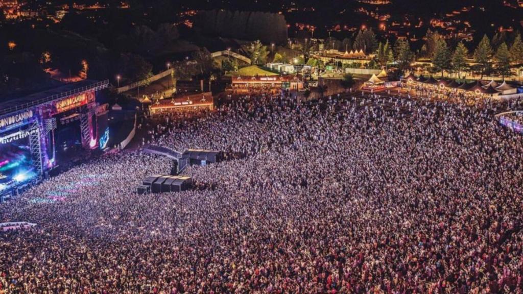 Miles de personas en la pasada edición de O Son do Camiño.