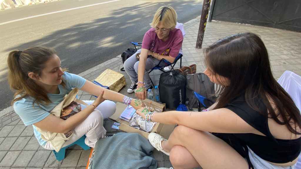 Los primeros fans de Taylor Swift muestran la marca en su mano.