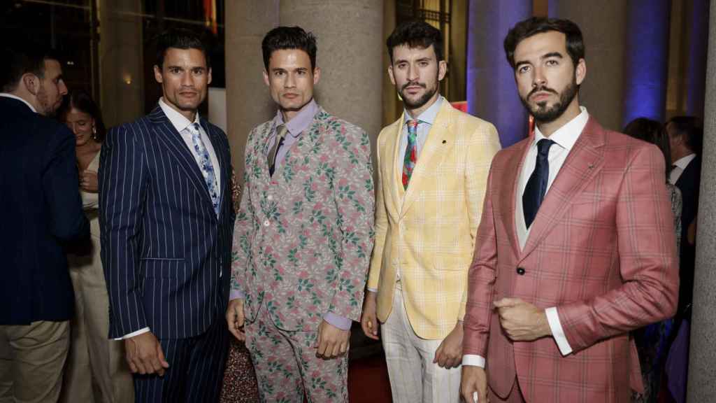 Los modelos vestidos por el diseñador Félix Ramiro