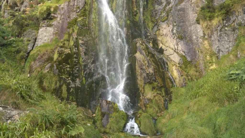 Ruta de la Cascada del Tabayón del Mongallu.