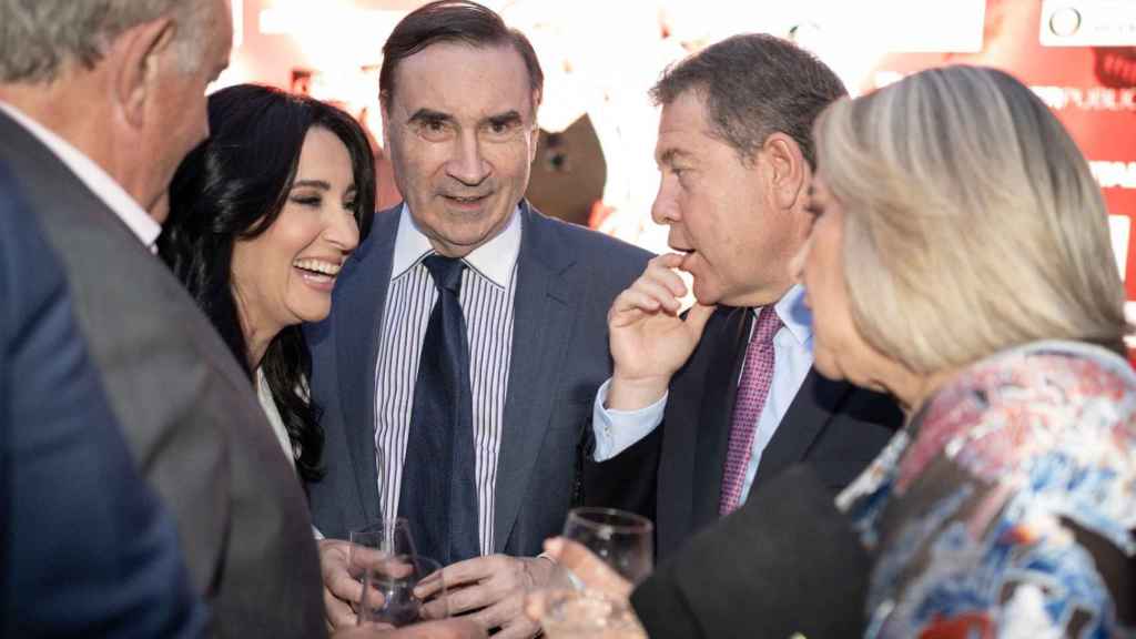 Cruz Sánchez de Lara, Pedro J. Ramírez, Emiliano García-Page y Esther Esteban en el Enclave Corpus 2024. Fotos: Javier Longobardo y José Verdugo