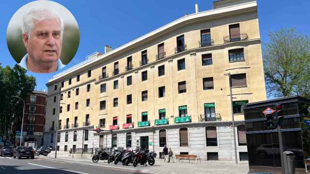 Los edificios contiguos de Princesa 22 y 24. Destacado en un círculo, el Duque de Alba.