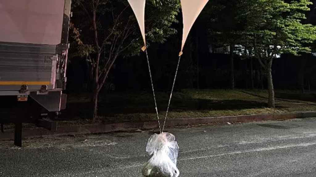 Imagen de uno de los globos enviados por Corea del Norte al Sur.