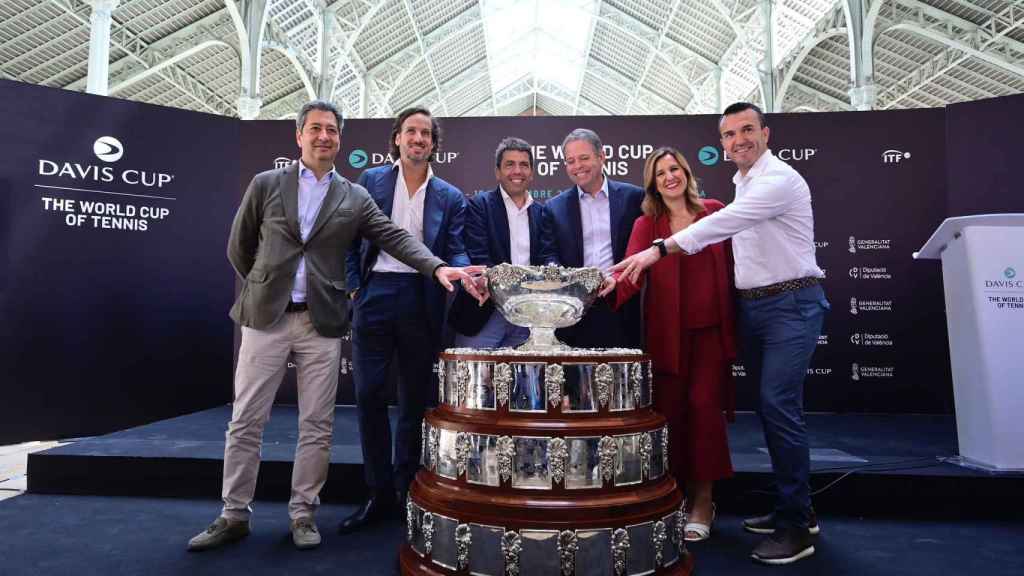 Mazón y Catalá en la presentación de la final de la copa Davis en Valencia. EE