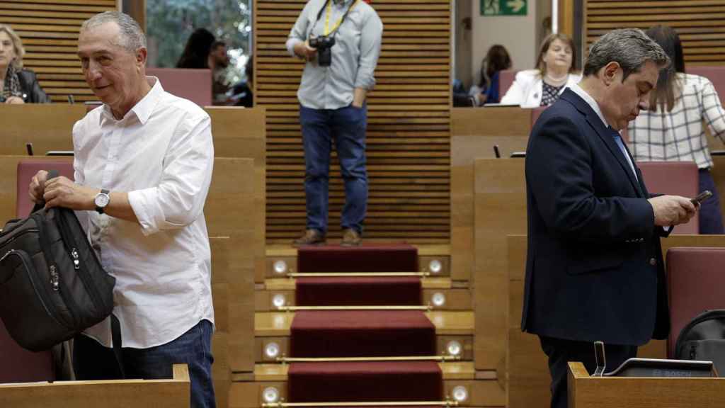 Baldoví (Compromís) y Llanos (Vox) en las Cortes Valencianas