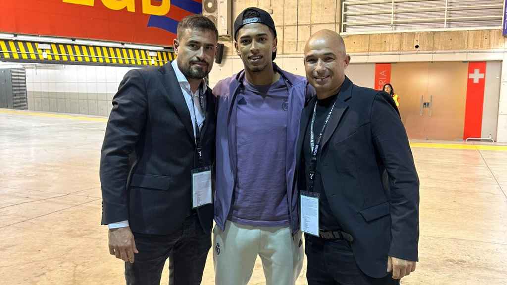 Pep Clotet, Jude Bellingham y Andrés Manzano, tras El Clásico del 28 de octubre de 2023