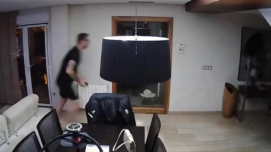 Uno de los momentos del vídeo que ha divulgado Javier Martínez sobre el intento de asalto.