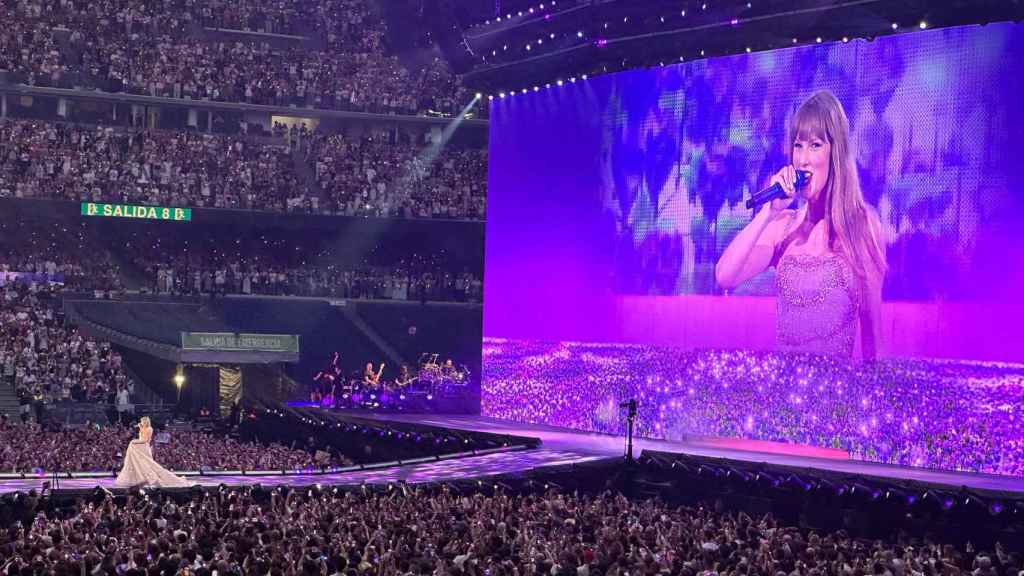Taylor Swift interpreta 'Enchanted' durante su concierto de este miércoles en Madrid. Foto: F. D. Quijano