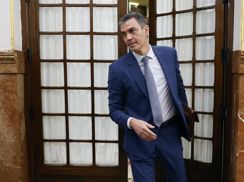 Pedro Sánchez escapa del fango tras la sesión de control al Gobierno.