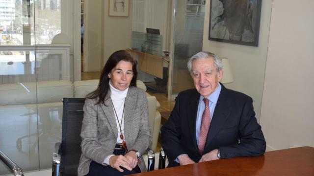 La CEO de Delcae, Elena González, y Honorato López Isla.