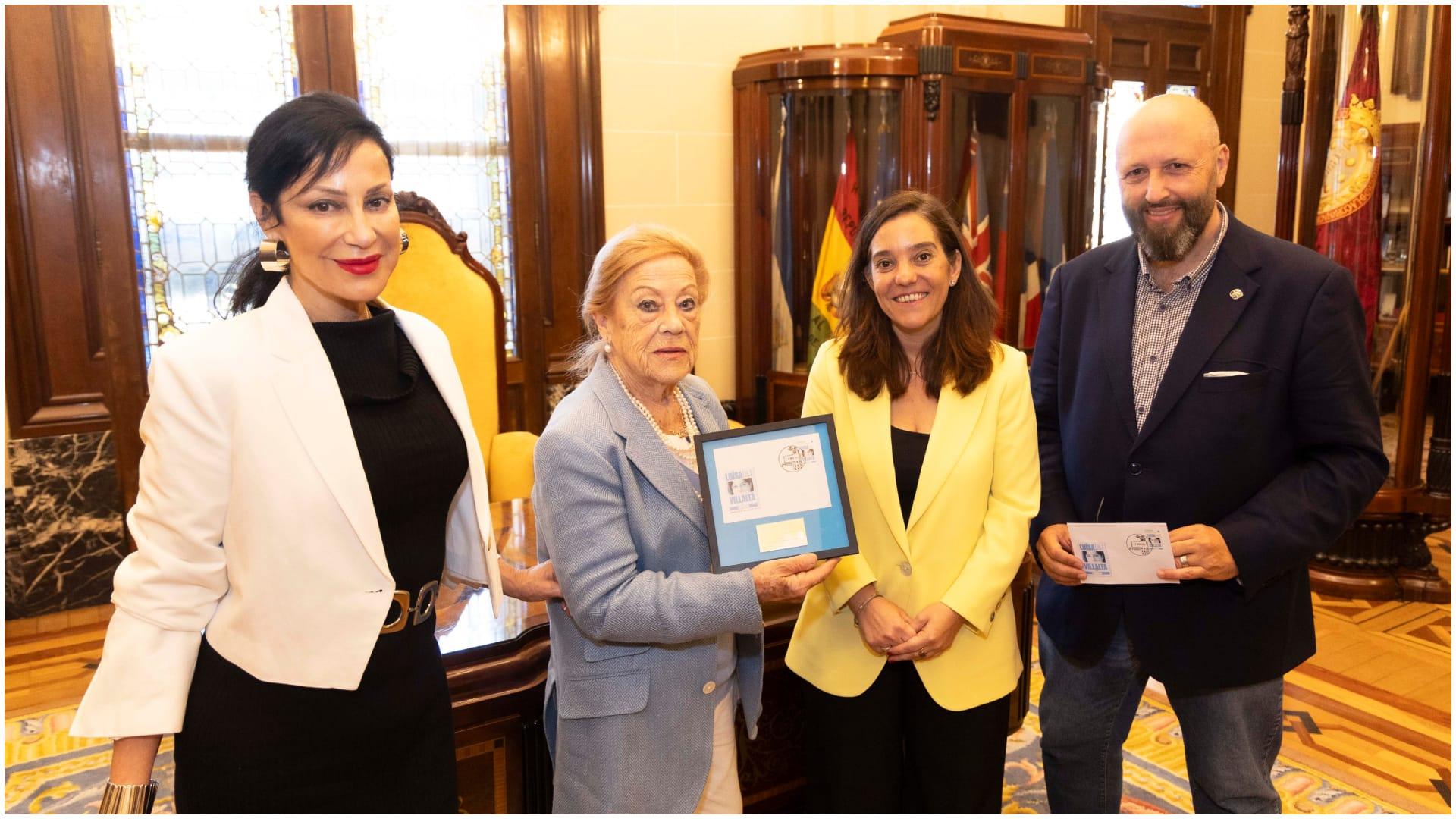 Susana Villalta, María Gómez, Inés Rey y José Luis Rey Barreiro (Concello de A Coruña)