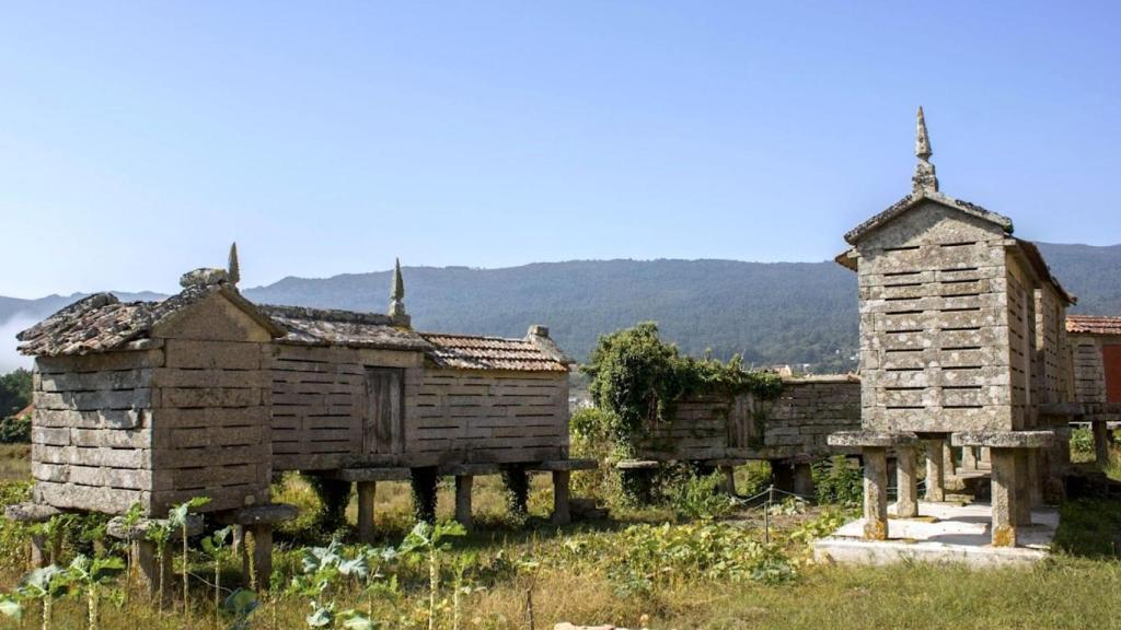 Hórreos de Bornalle.