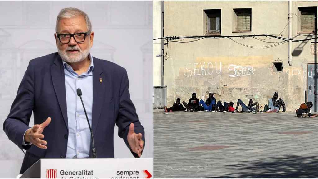 Algunos de los migrantes que duermen en las calles permanecen en la Plaza del 'Dipòsit' hasta altas horas de la mañana a pesar de que la Guàrdia Urbana intenta dispersarlos.