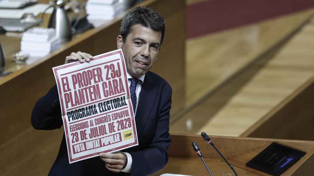 El presidente Carlos Mazón en la sesión de control este jueves