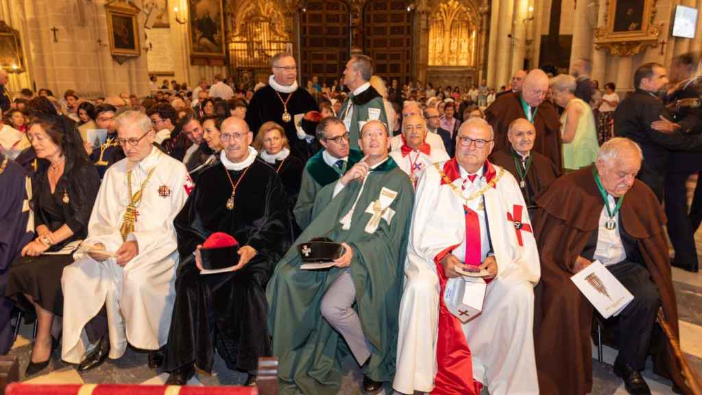 Miembros de las Hermandades y Cofradías participantes en la procesión del Corpus de Toledo.