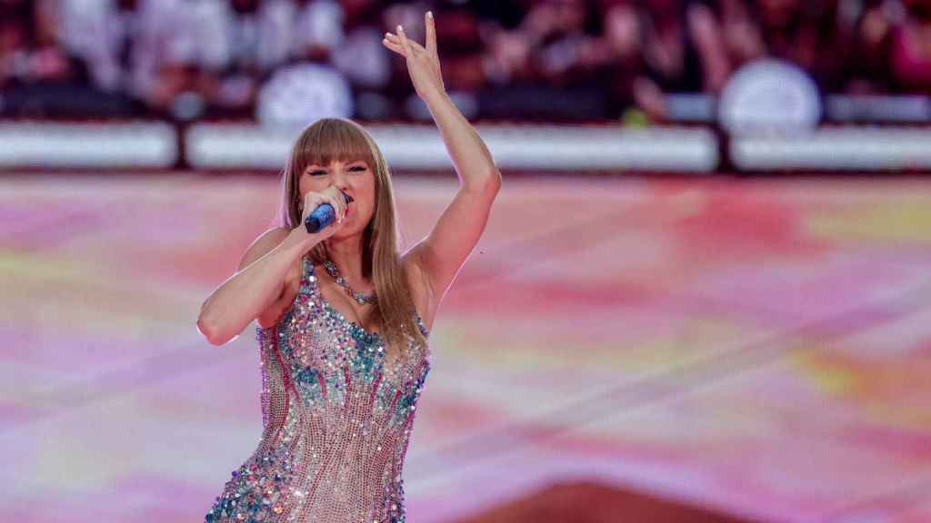 La cantante Taylor Swift durante la primera de sus dos actuaciones en el Estadio Santiago Bernabéu.