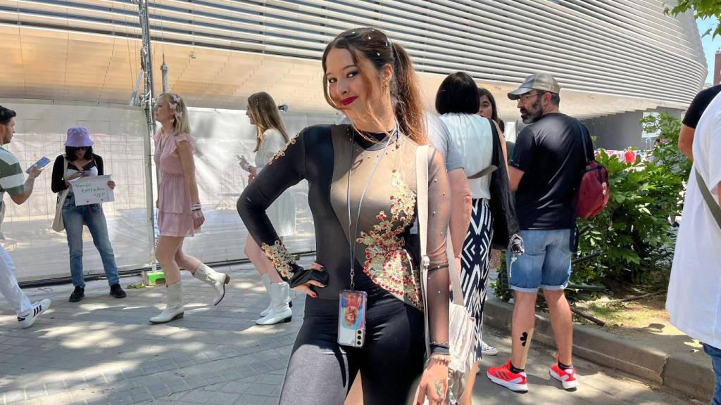 Karla viene desde Valencia y se ha creado su 'look' a mano.